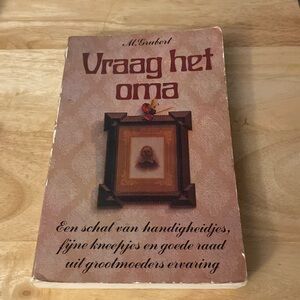 Vraag het oma by M. Grubert Dutch Language Book